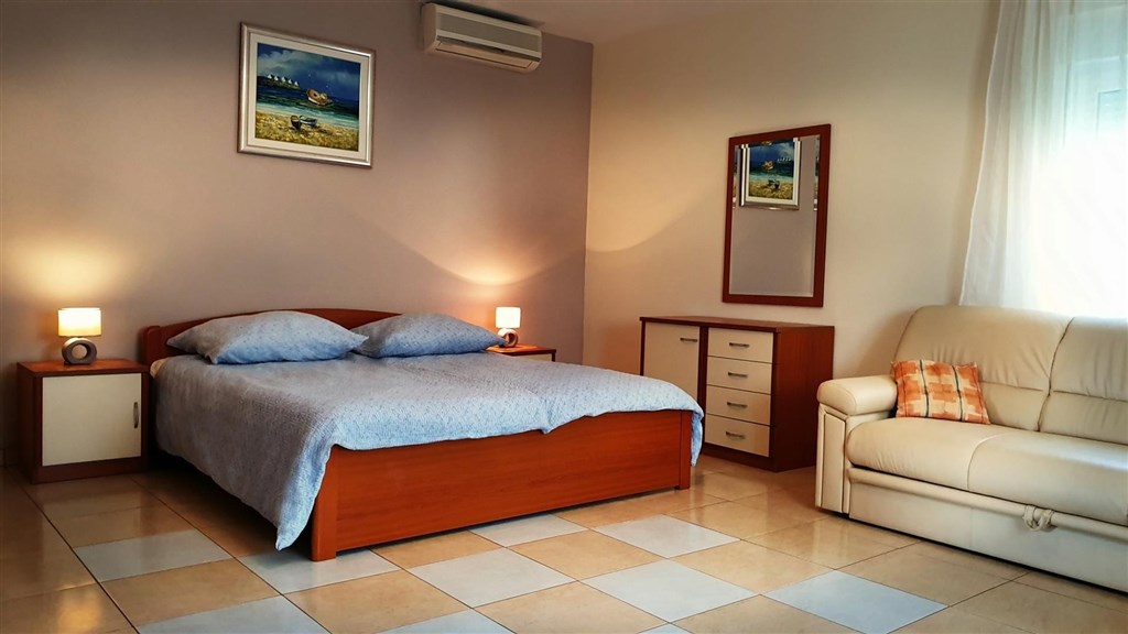 na-prodej-vila-se-7-apartmany-blizko-more-zadar-chorvatsko