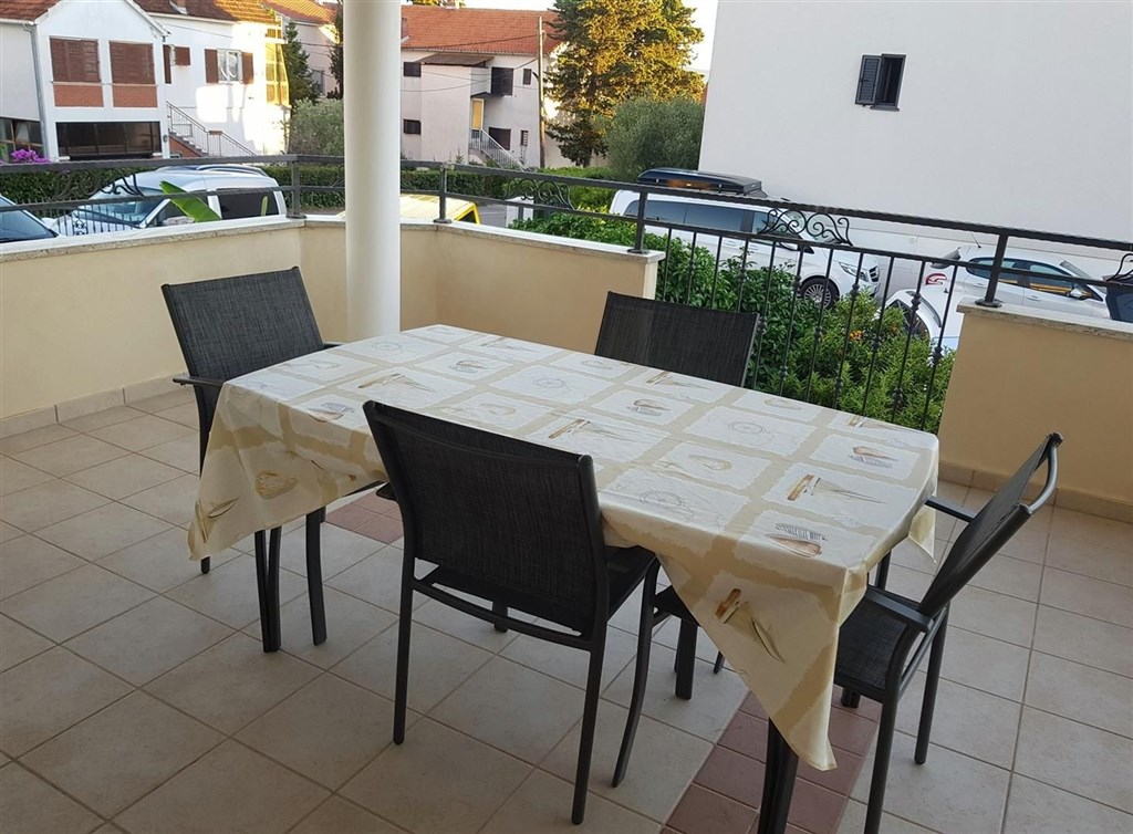na-prodej-vila-se-7-apartmany-blizko-more-zadar-chorvatsko