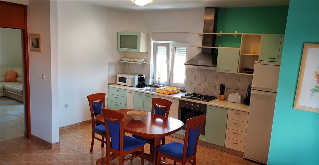 na-prodej-vila-se-7-apartmany-blizko-more-zadar-chorvatsko