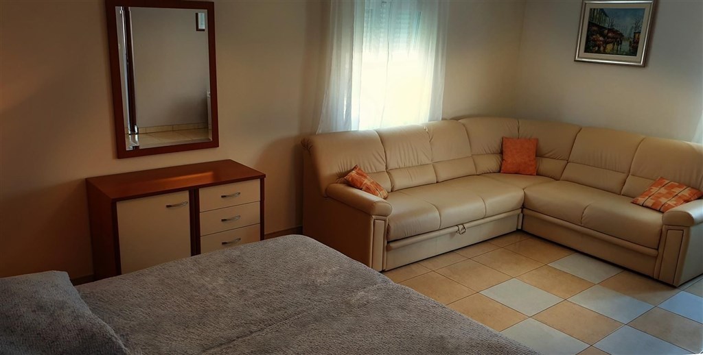 na-prodej-vila-se-7-apartmany-blizko-more-zadar-chorvatsko