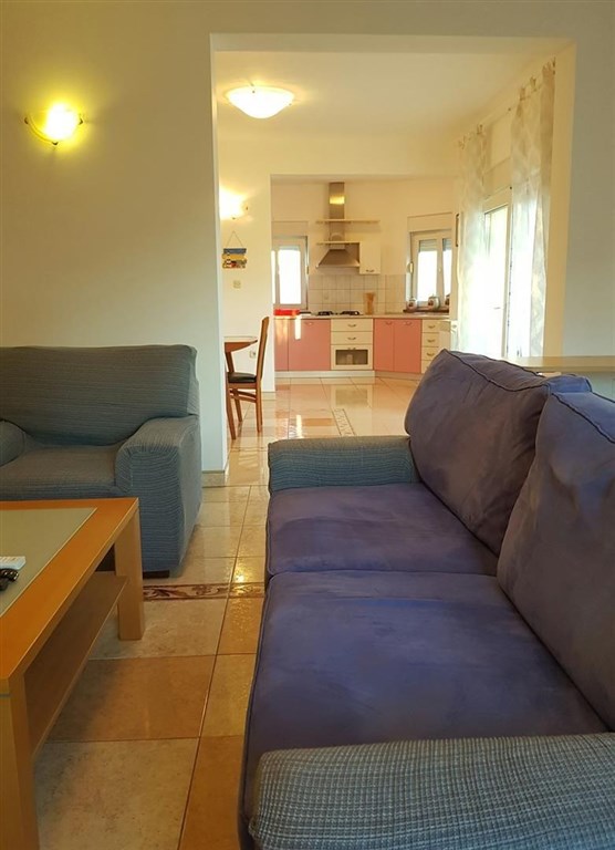 na-prodej-vila-se-7-apartmany-blizko-more-zadar-chorvatsko