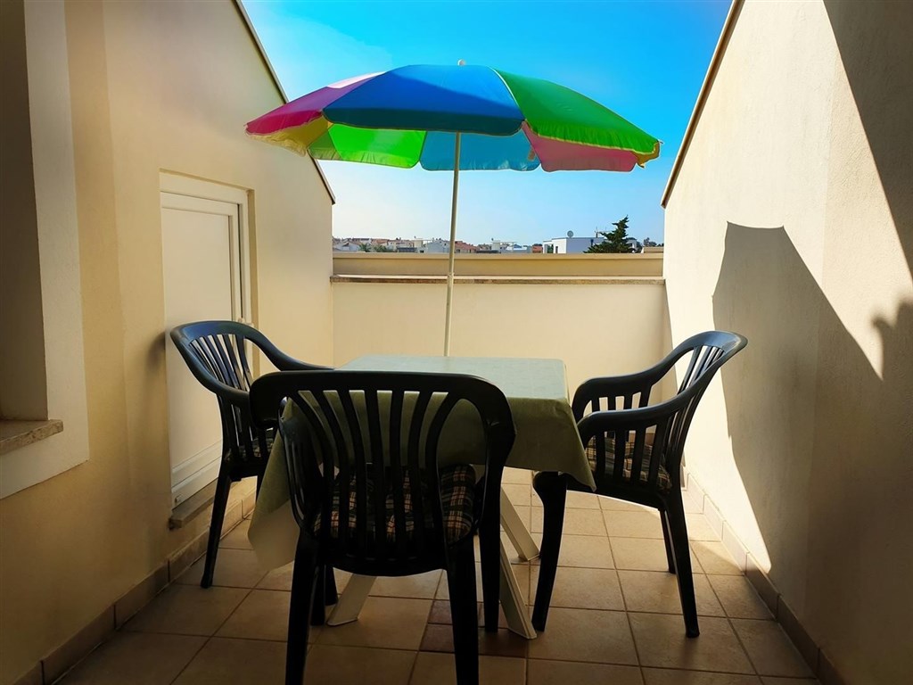 na-prodej-vila-se-7-apartmany-blizko-more-zadar-chorvatsko