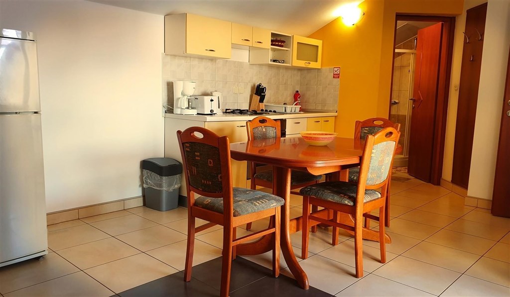 na-prodej-vila-se-7-apartmany-blizko-more-zadar-chorvatsko