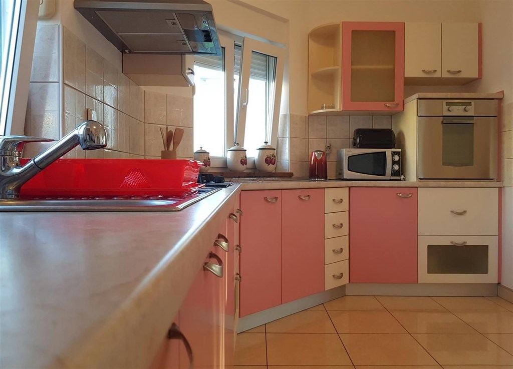 na-prodej-vila-se-7-apartmany-blizko-more-zadar-chorvatsko