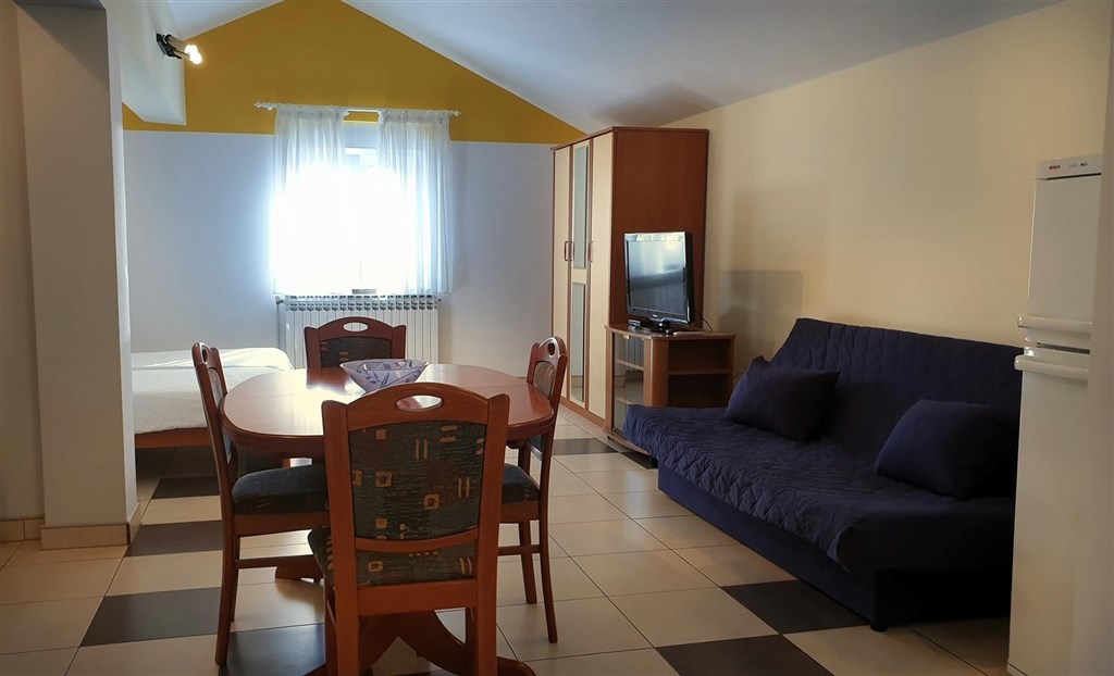 na-prodej-vila-se-7-apartmany-blizko-more-zadar-chorvatsko