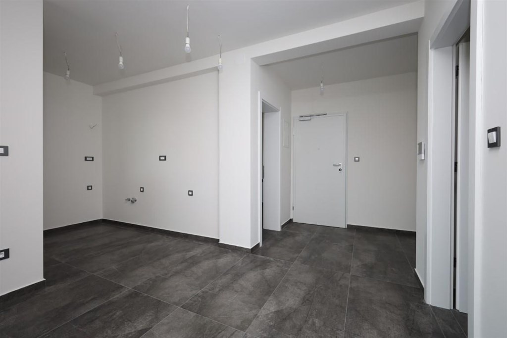na-prodej-novy-apartman-se-zahradkou-murter-chorvatsko