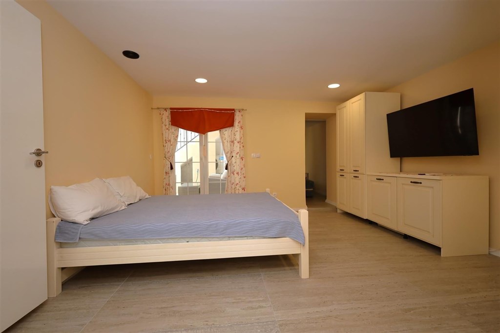 na-prodej-apartman-s-2-loznicemi-pobliz-more-vodice-chorvatsko