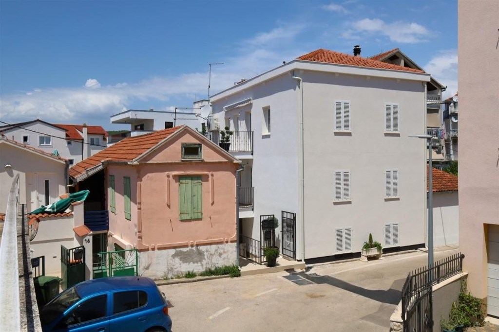 na-prodej-apartman-s-2-loznicemi-pobliz-more-vodice-chorvatsko