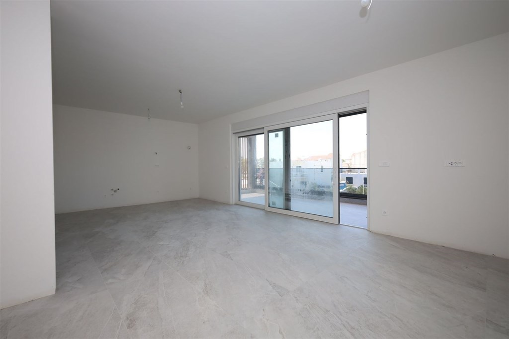 na-prodej-novy-apartman-s-prostornou-terasou-vodice-chorvatsko