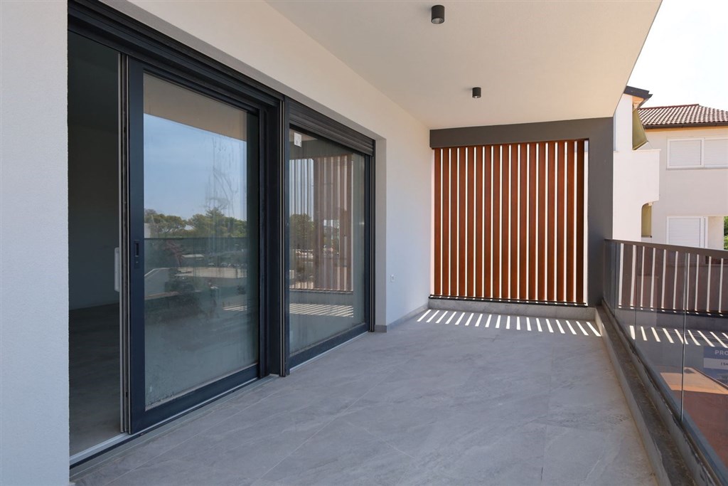 na-prodej-novy-apartman-s-prostornou-terasou-vodice-chorvatsko