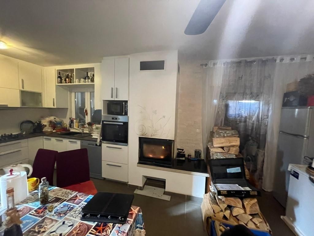 na-prodej-tripodlazni-apartman-se-3-loznicemi-vrsi-chorvatsko