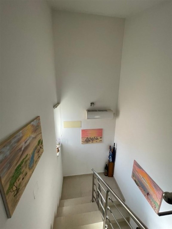 na-prodej-tripodlazni-apartman-se-3-loznicemi-vrsi-chorvatsko