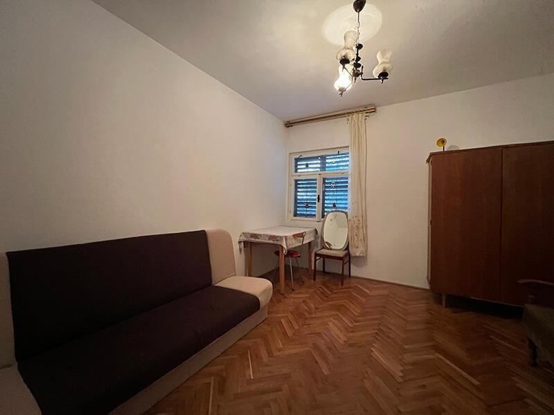 na-prodej-dum-se-3-apartmany-ve-2-rade-od-more-drvenik-chorvatsko