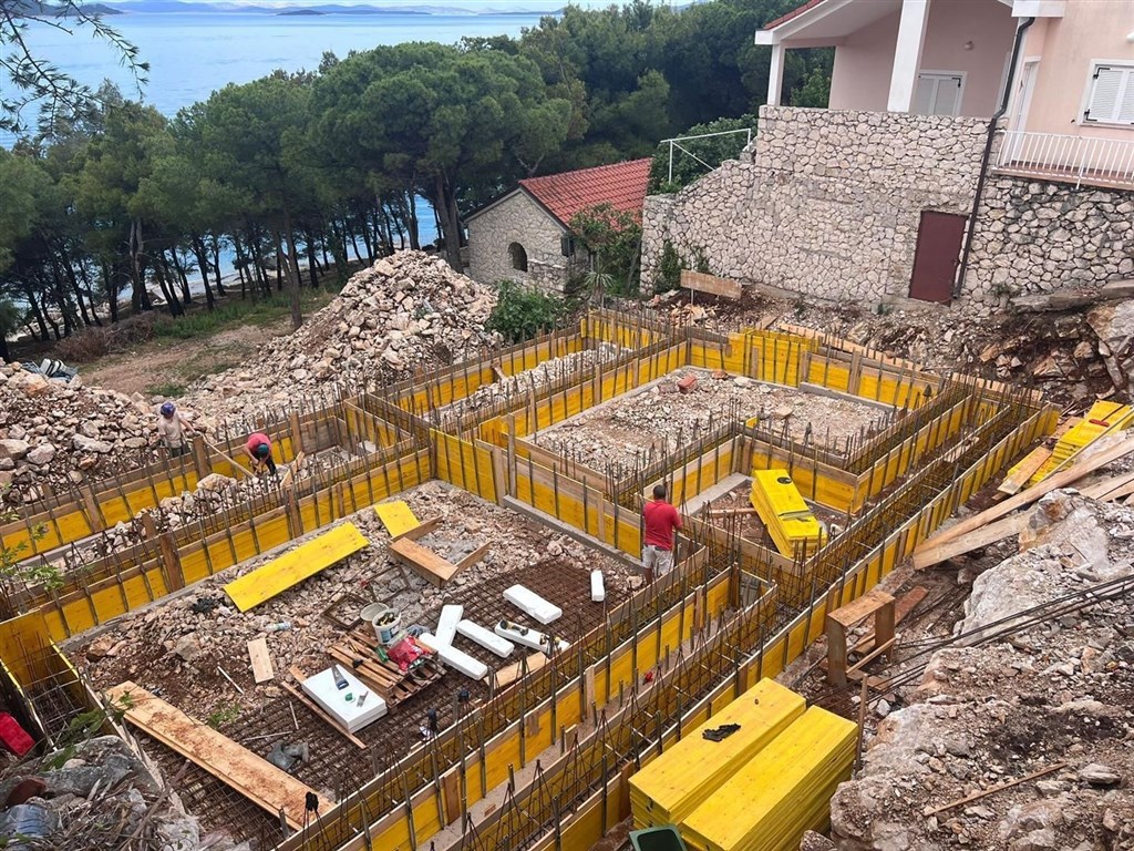 na-prodej-luxusni-apartman-v-1-rade-od-more-drage-chorvatsko