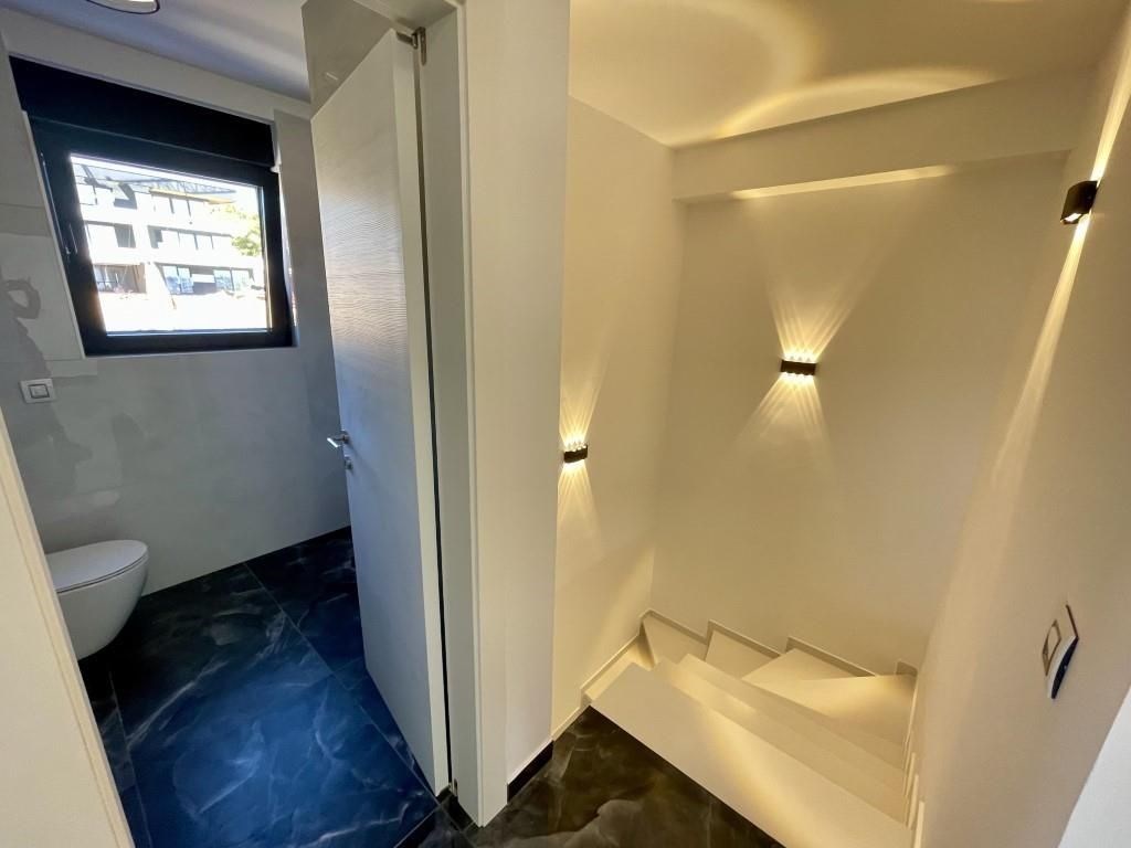 na-prodej-novy-dvoupodlazni-apartman-s-bazenem-krk-chorvatsko