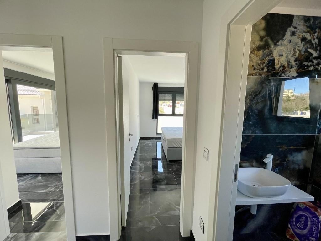 na-prodej-novy-dvoupodlazni-apartman-s-bazenem-krk-chorvatsko