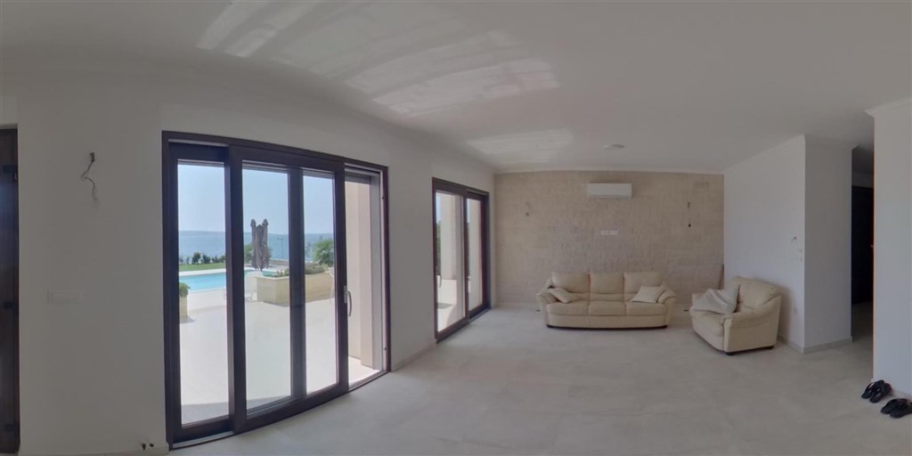 luxusni-mezonetovy-apartman-v-1-rade-u-more-pag-chorvatsko