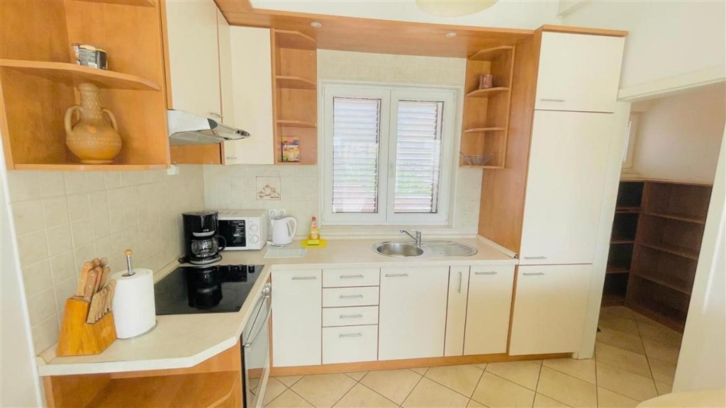 na-prodej-apartmanovy-dum-v-1-rade-od-more-zadar-chorvatsko