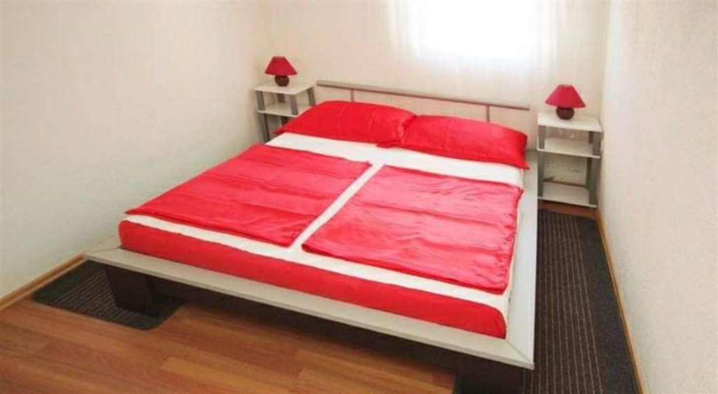na-prodej-apartmanovy-dum-jen-170-m-od-more-vir-chorvatsko