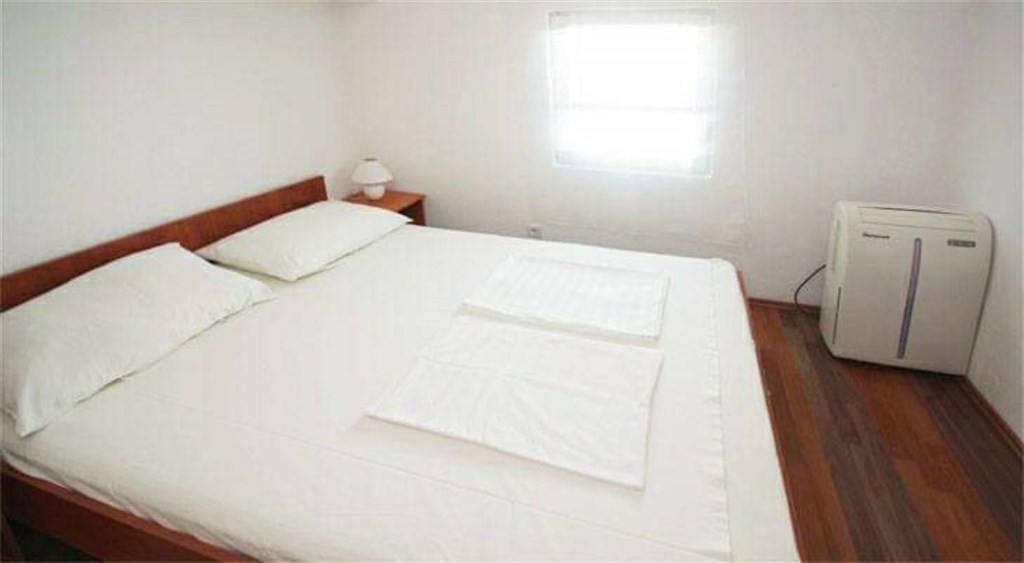 na-prodej-apartmanovy-dum-jen-170-m-od-more-vir-chorvatsko