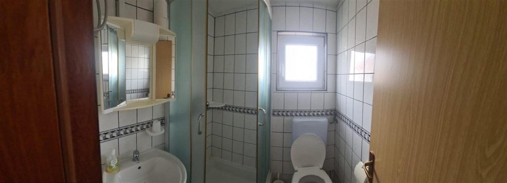 na-prodej-apartmanovy-dum-jen-170-m-od-more-vir-chorvatsko