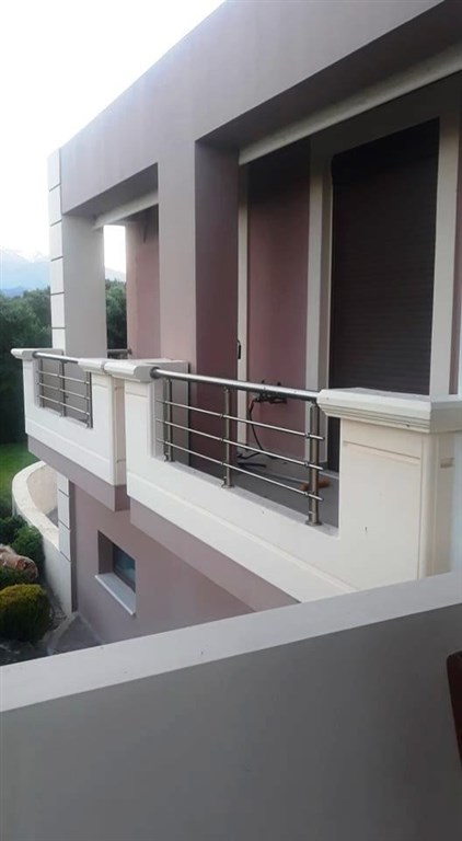 na-prodej-jednopodlazni-vila-s-vyhledem-na-hory-kreta-recko