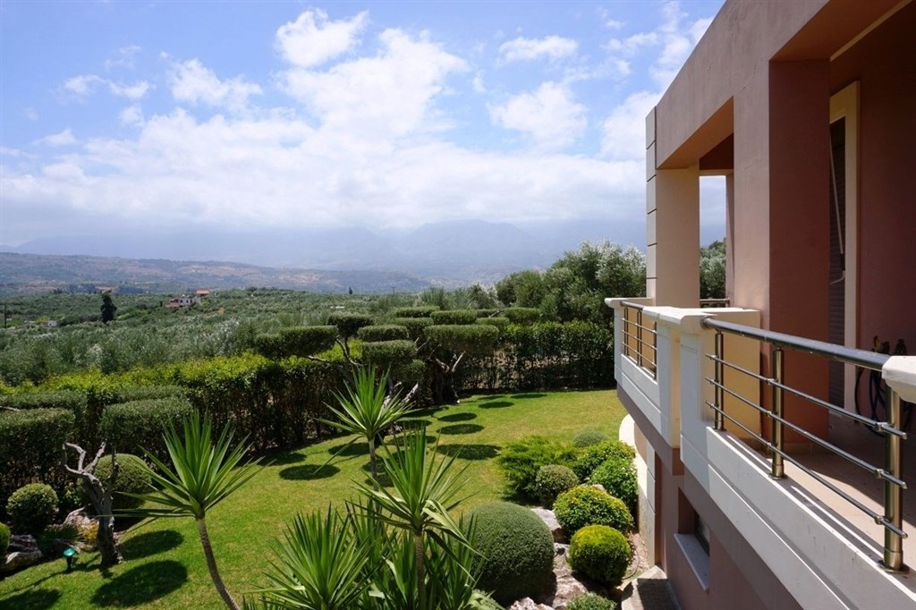 na-prodej-jednopodlazni-vila-s-vyhledem-na-hory-kreta-recko