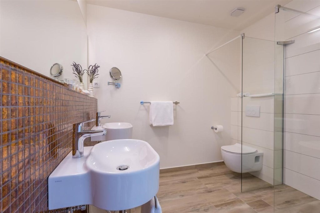 na-prodej-luxusni-vybavena-vila-s-bazenem-krk-chorvatsko