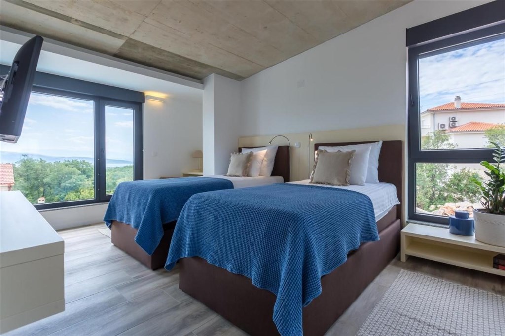 na-prodej-luxusni-vybavena-vila-s-bazenem-krk-chorvatsko