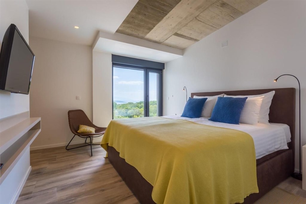 na-prodej-luxusni-vybavena-vila-s-bazenem-krk-chorvatsko