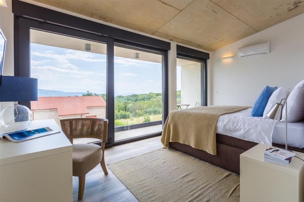 na-prodej-luxusni-vybavena-vila-s-bazenem-krk-chorvatsko