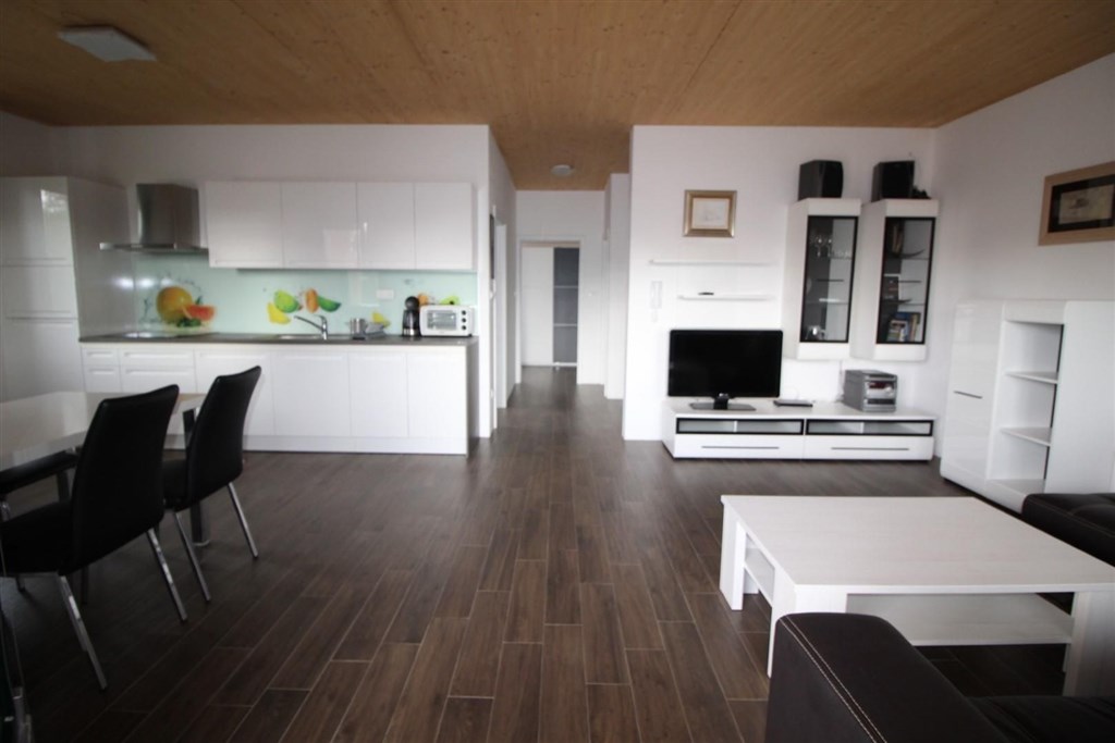 novy-apartmanovy-dum-s-bazenem-a-pobliz-more-tribunj-chorvatsko