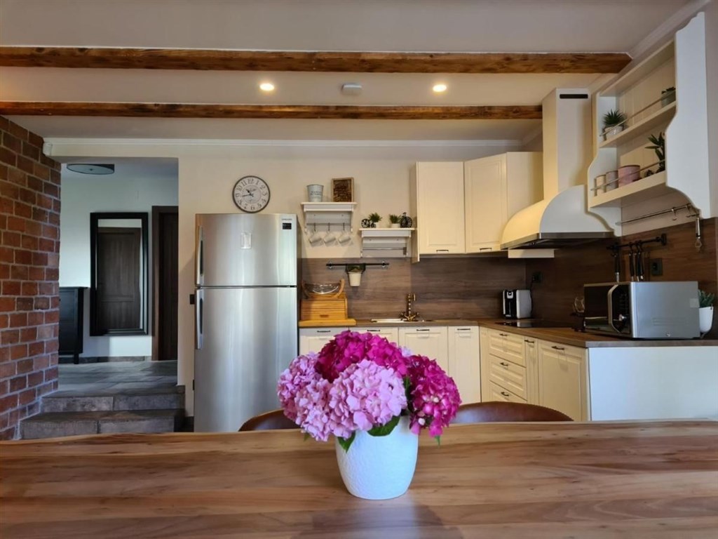 na-prodej-vila-s-bazenem-v-klidne-oblasti-krk-chorvatsko