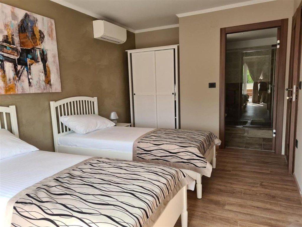 na-prodej-vila-s-bazenem-v-klidne-oblasti-krk-chorvatsko