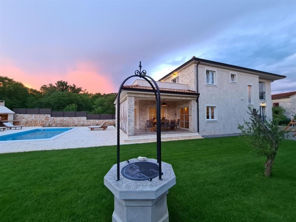 na-prodej-vila-s-bazenem-v-klidne-oblasti-krk-chorvatsko