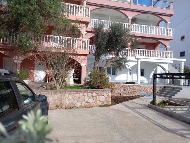 na-prodej-apartman-s-2-loznicemi-przno-cerna-hora