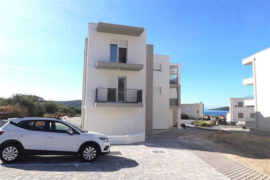 na-prodej-apartman-s-1-loznici-a-terasou-zaboric-chorvatsko