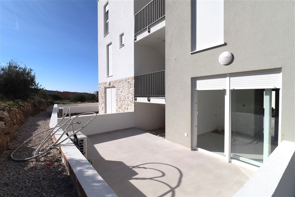 na-prodej-apartman-s-1-loznici-a-terasou-zaboric-chorvatsko