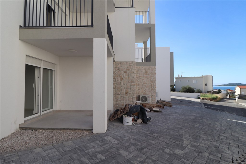 na-prodej-apartman-s-1-loznici-a-terasou-zaboric-chorvatsko