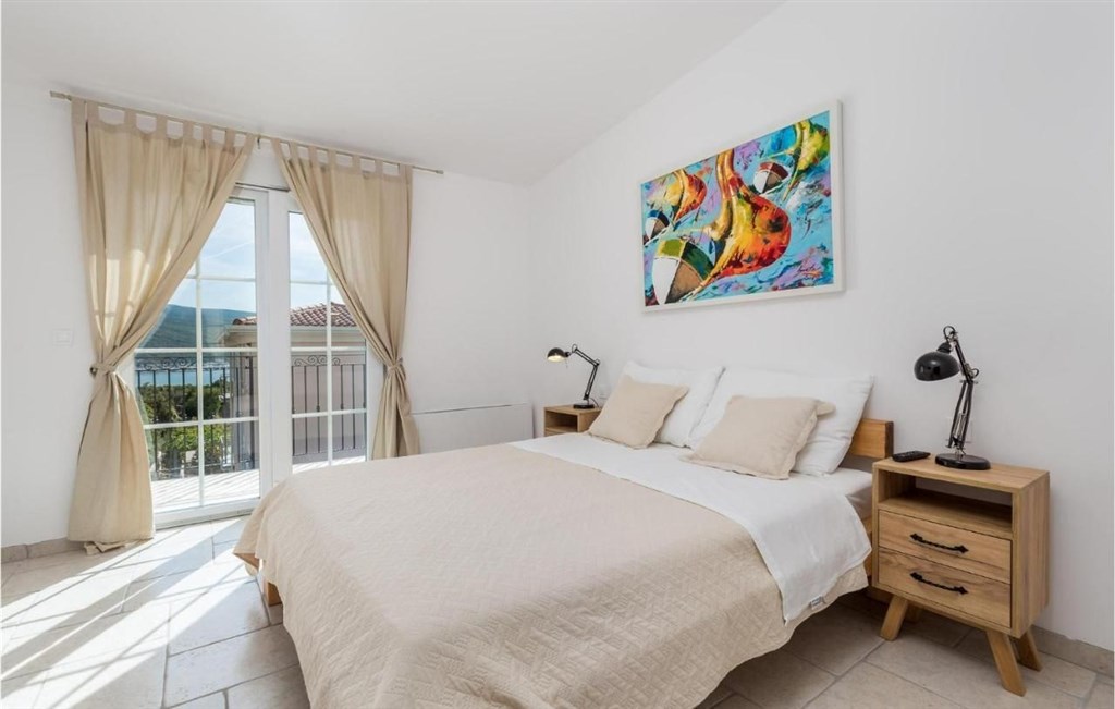 na-prodej-moderni-vila-s-bazenem-krk-chorvatsko