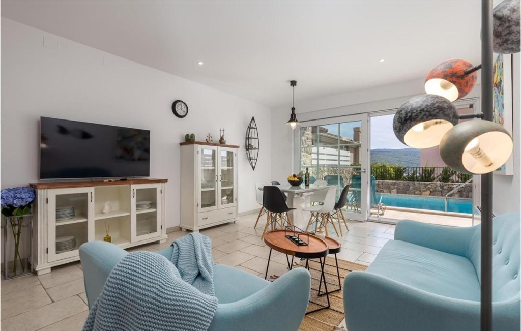 na-prodej-moderni-vila-s-bazenem-krk-chorvatsko