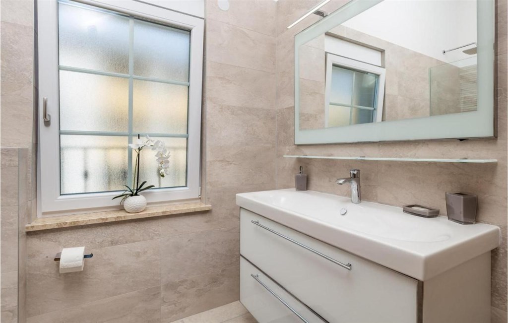 na-prodej-moderni-vila-s-bazenem-krk-chorvatsko