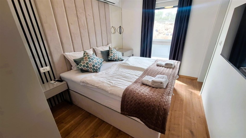 na-prodej-luxusni-apartman-s-vlastnim-bazenem-krk-chorvatsko