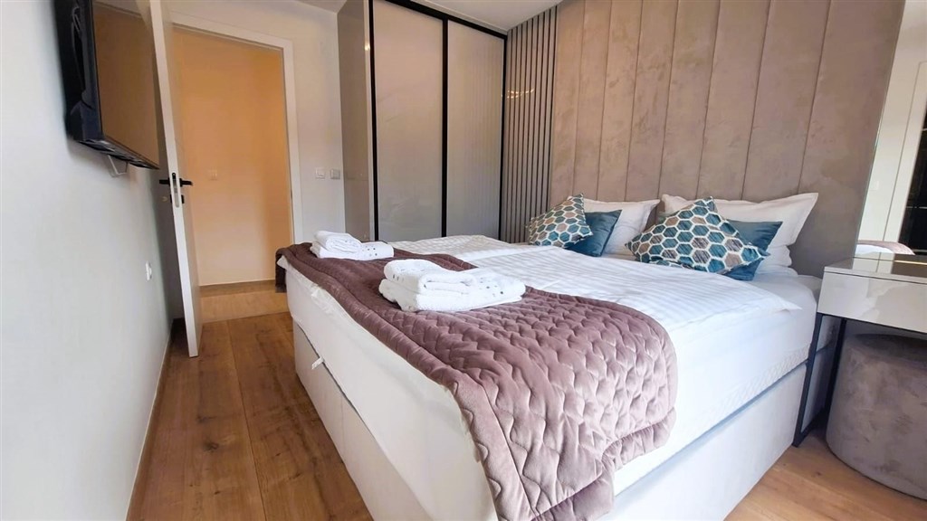 na-prodej-luxusni-apartman-s-vlastnim-bazenem-krk-chorvatsko