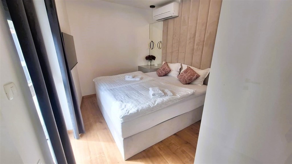na-prodej-luxusni-apartman-s-vlastnim-bazenem-krk-chorvatsko