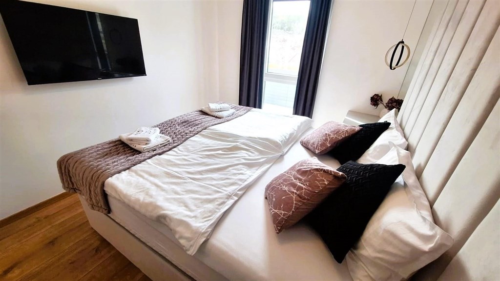 na-prodej-luxusni-apartman-s-vlastnim-bazenem-krk-chorvatsko