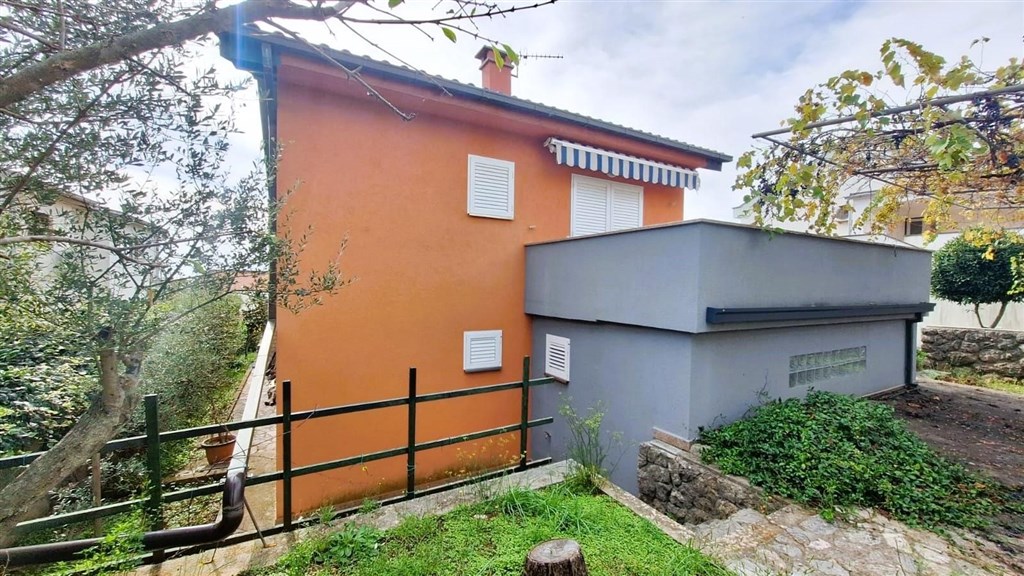 na-prodej-dum-se-3-byty-blizko-more-a-plaze-krk-chorvatsko