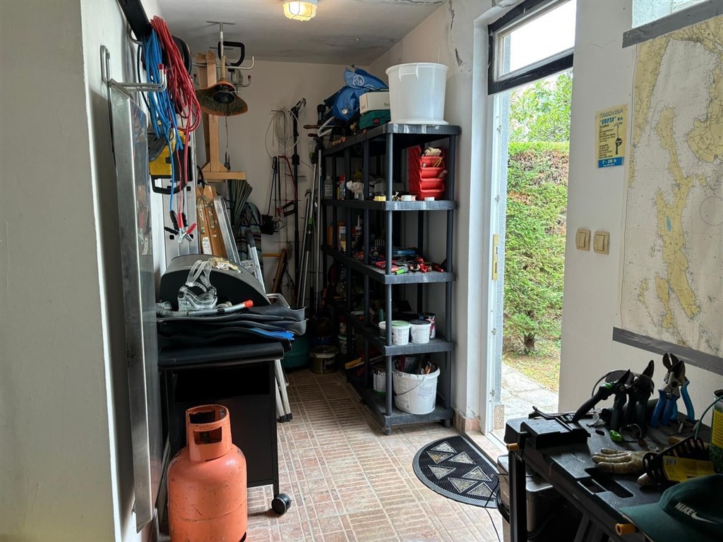 na-prodej-dum-se-3-byty-blizko-more-a-plaze-krk-chorvatsko