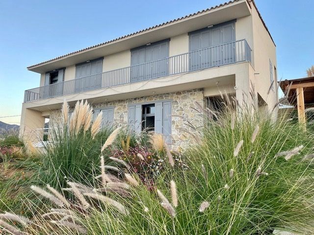 na-prodej-velkolepa-vila-s-vyhledem-na-zaliv-mirabello-kreta-recko