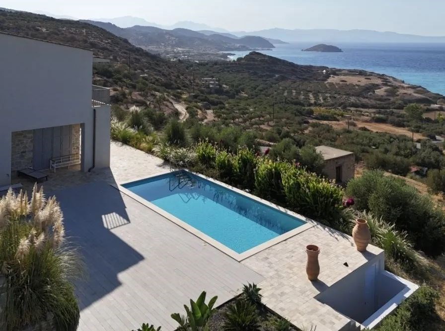 na-prodej-velkolepa-vila-s-vyhledem-na-zaliv-mirabello-kreta-recko